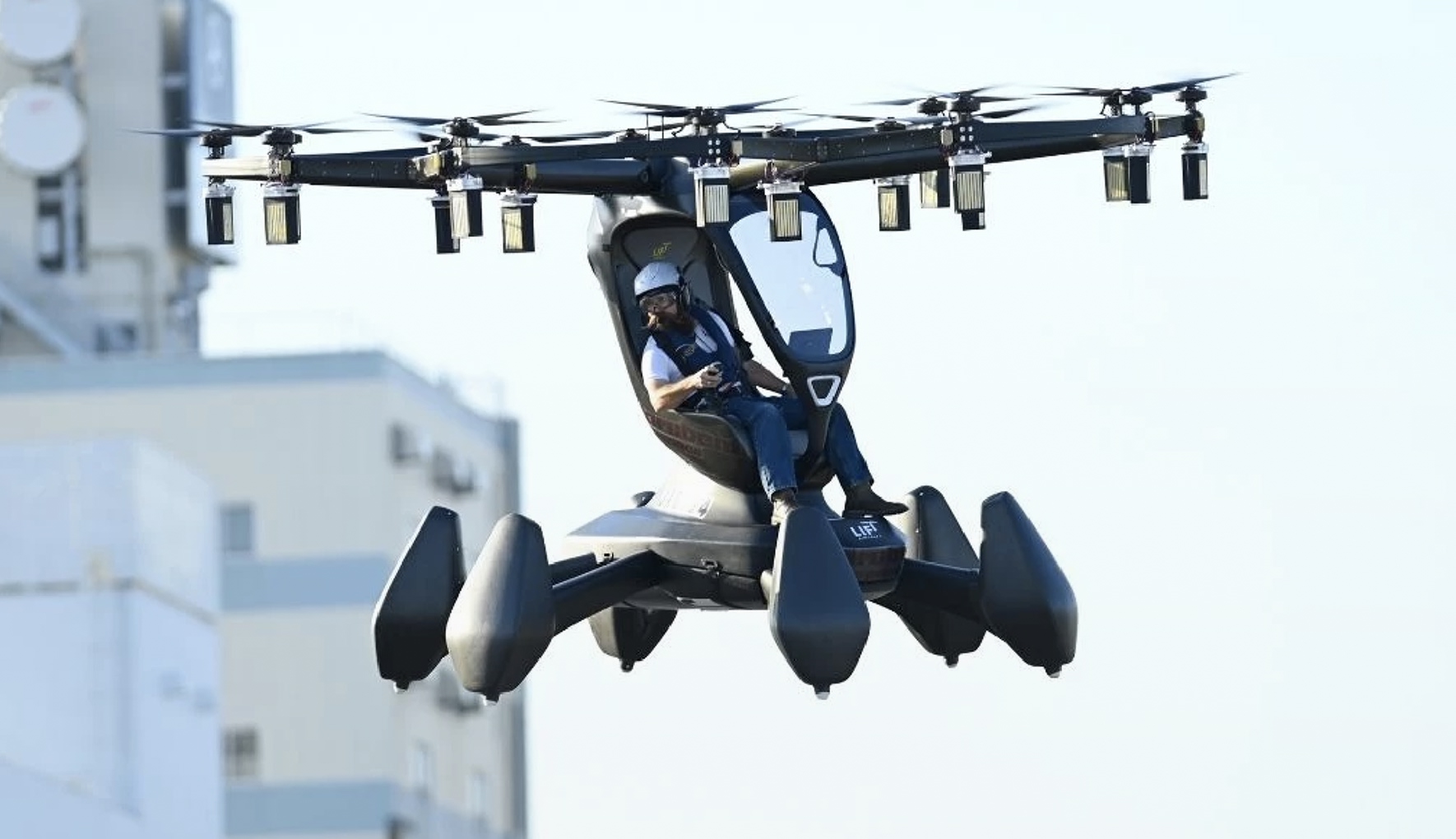 人民日报：清华大学张扬军飞行汽车正向我们“飞”来